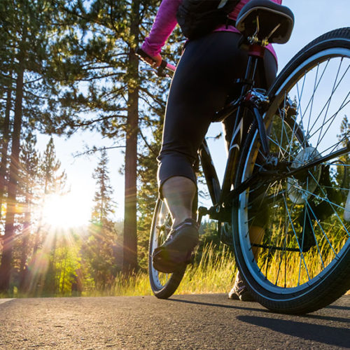 Conheça oito benefícios que o ciclismo oferece.