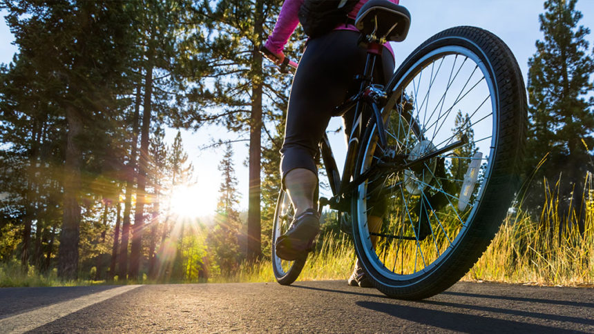 Conheça oito benefícios que o ciclismo oferece.